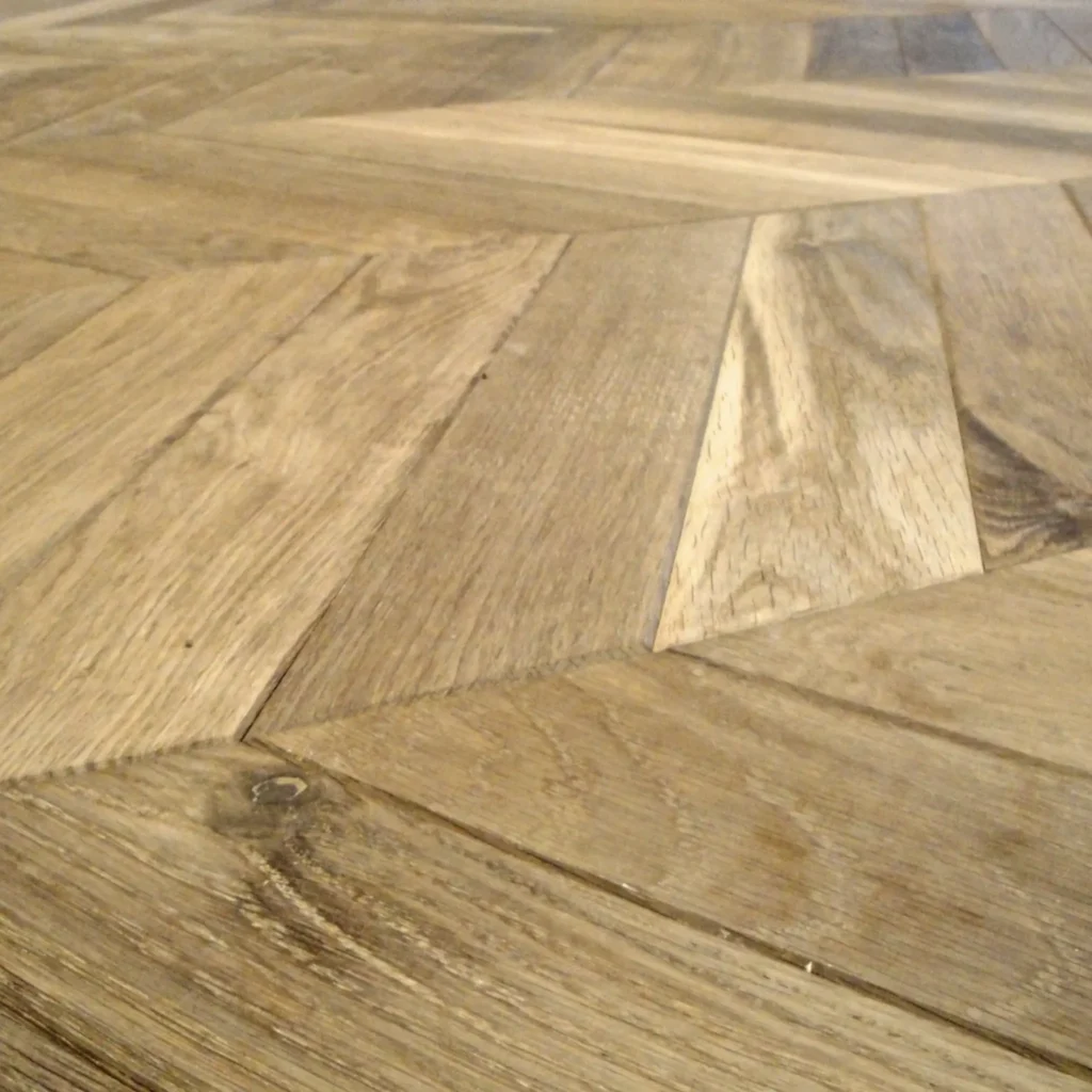 Woodengold oak french herringbone chevron 45°/60° T&G rustic (120×650 mm)