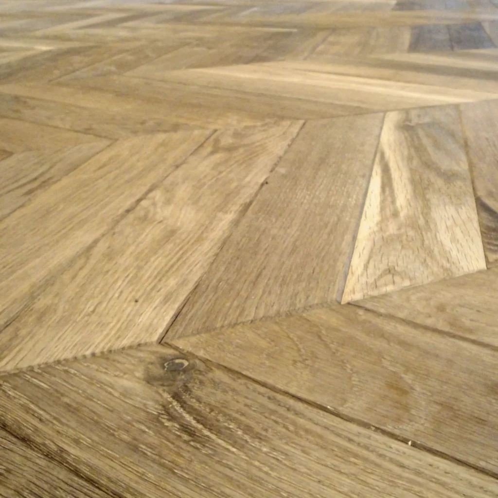 Woodengold oak french herringbone chevron 45°/60° T&G rustic (90×500 mm)