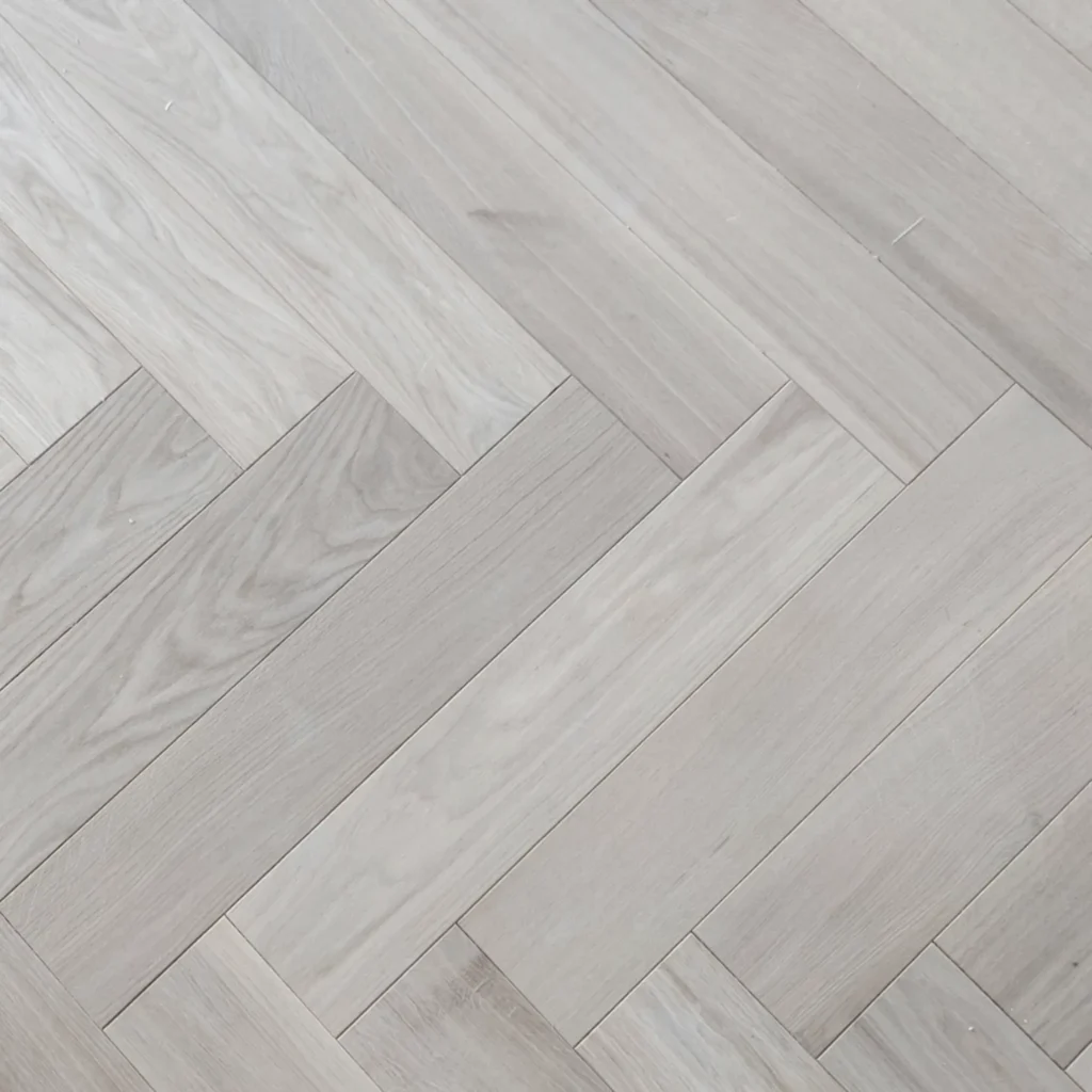 Woodengold oak herringbone T&G natur (70×350 mm)