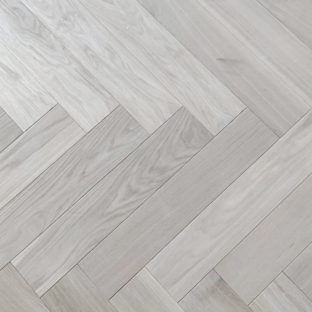 Woodengold oak herringbone T&G natur (70×350 mm)