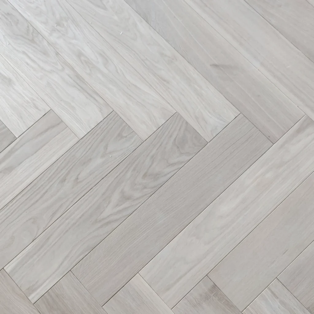 Woodengold oak herringbone T&G natur (70×490 mm)