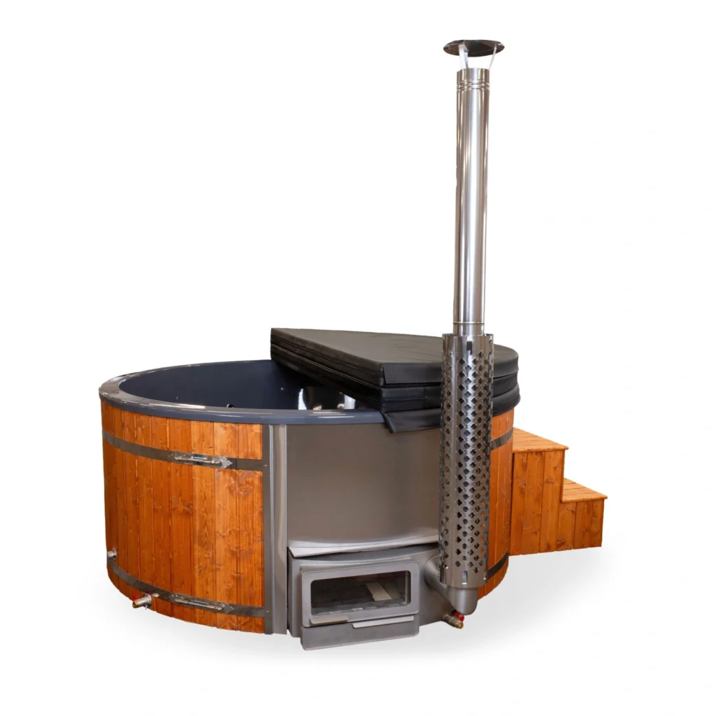 Black Pearl 3 horizontal, ∅ 2,2m hot tub with integrated wood-burning heater for 8-10 people – up to 35% more seating space. Thermal cover included!